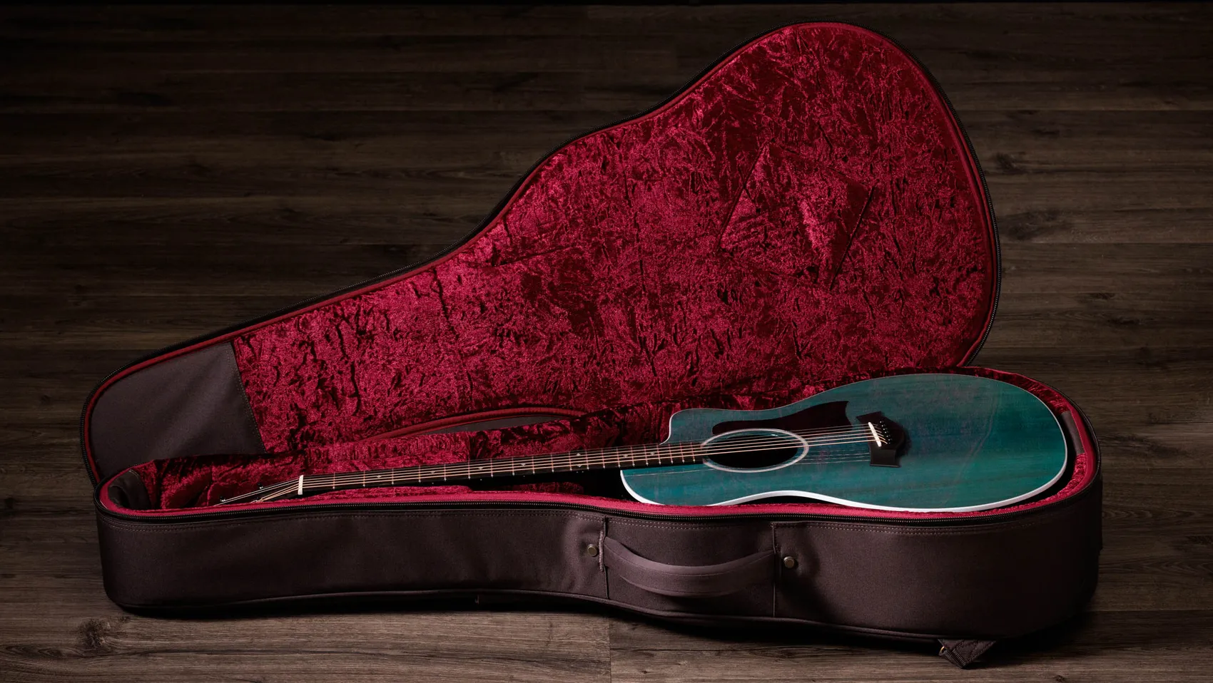 214ce Plus スペシャルエディション、トランスブルー サペリ